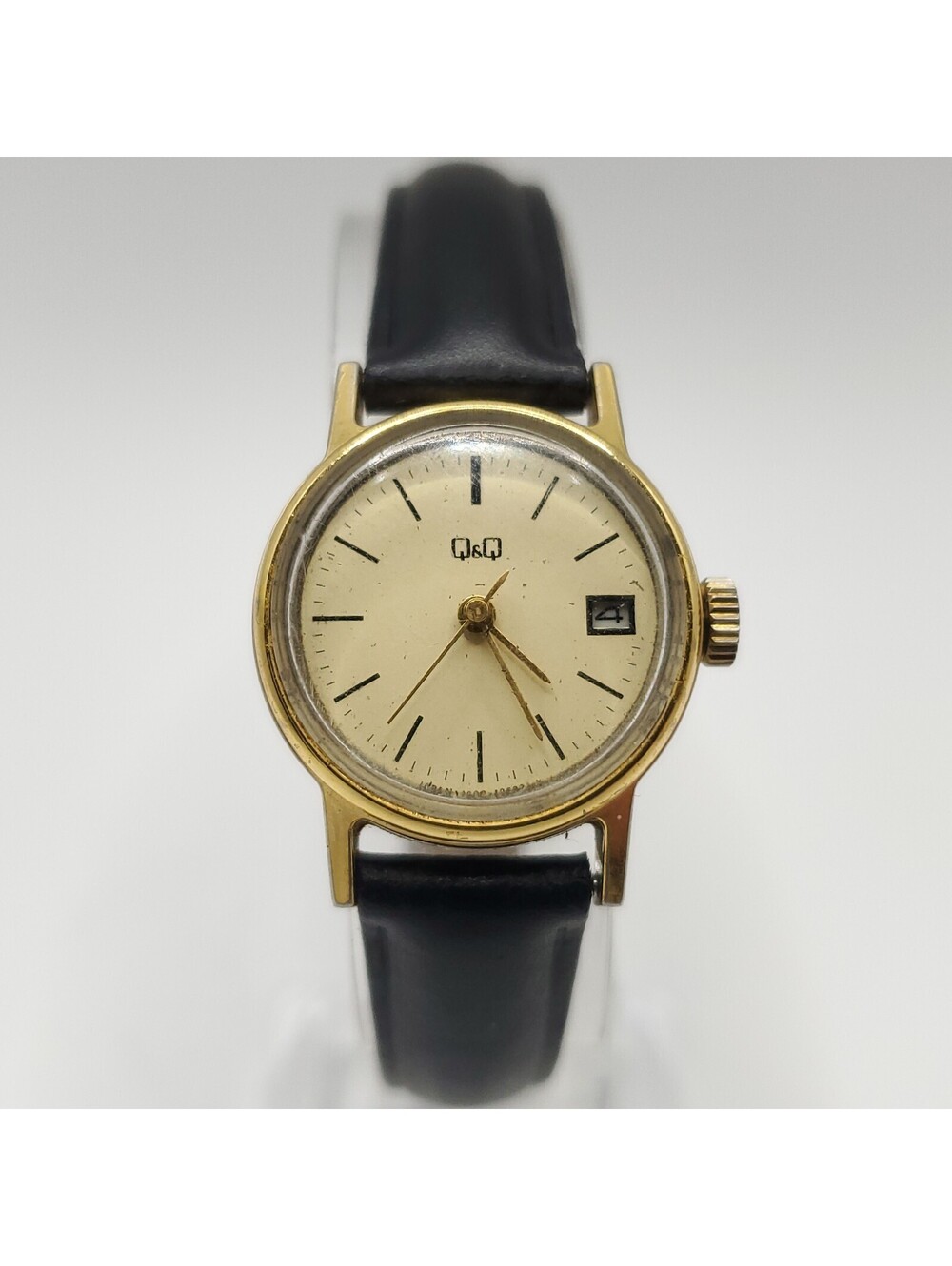 Q&Q Date Dial Mechanical Womens Watch For Parts Or Repair 22mm
